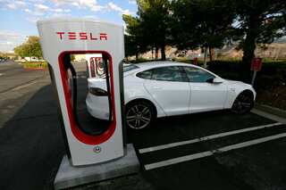 Tesla to cut US Model S and Model X prices by 4% and 9%