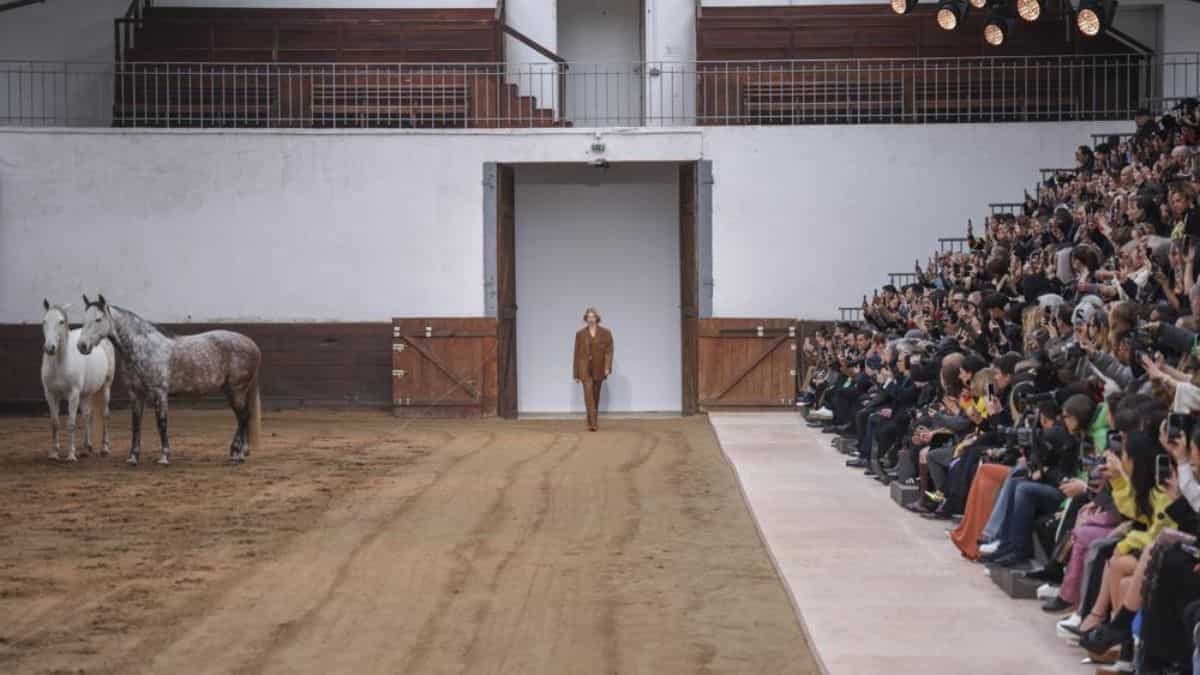 7 wild horses strut down the runway for Stella McCartney's Paris Fashion Week show 7 wild horses strut down the runway for Stella McCartney's Paris Fashion Week show