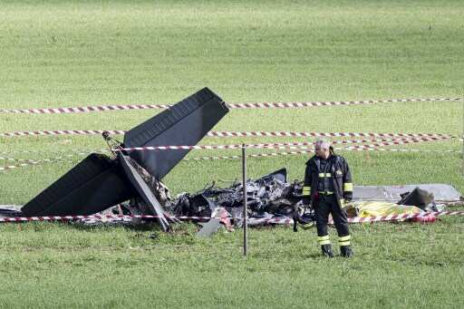 Two Italian military planes collide, both pilots killed