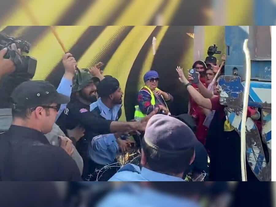Pakistan: Aurat March baton charged by Islamabad police as world celebrates Women’s Day