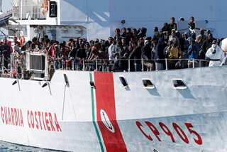 Over 1,000 migrants brought to safety at Italian ports
