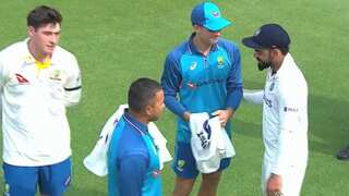 WATCH: Virat Kohli's ENDEARING gesture for Alex Carey, Usman Khawaja after Ahmedabad Test wins hearts