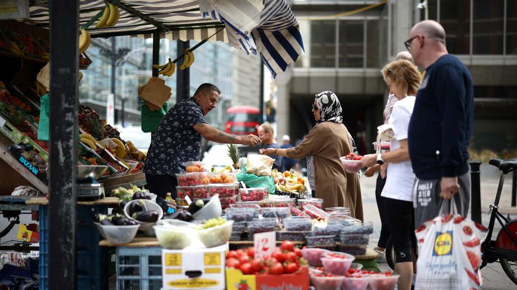 UK: Wages affected by inflation despite historically low unemployment rates