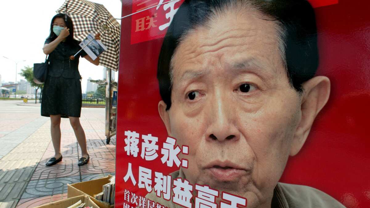 Chinese doctor who blew the whistle on SARS dies at 91 Chinese doctor who blew the whistle on SARS dies at 91
