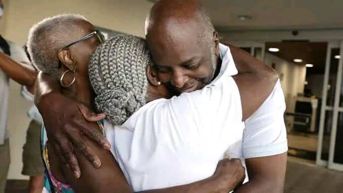 Black American man was jailed since 1988 for a crime he did not commit Black American man was jailed since 1988 for a crime he did not commit