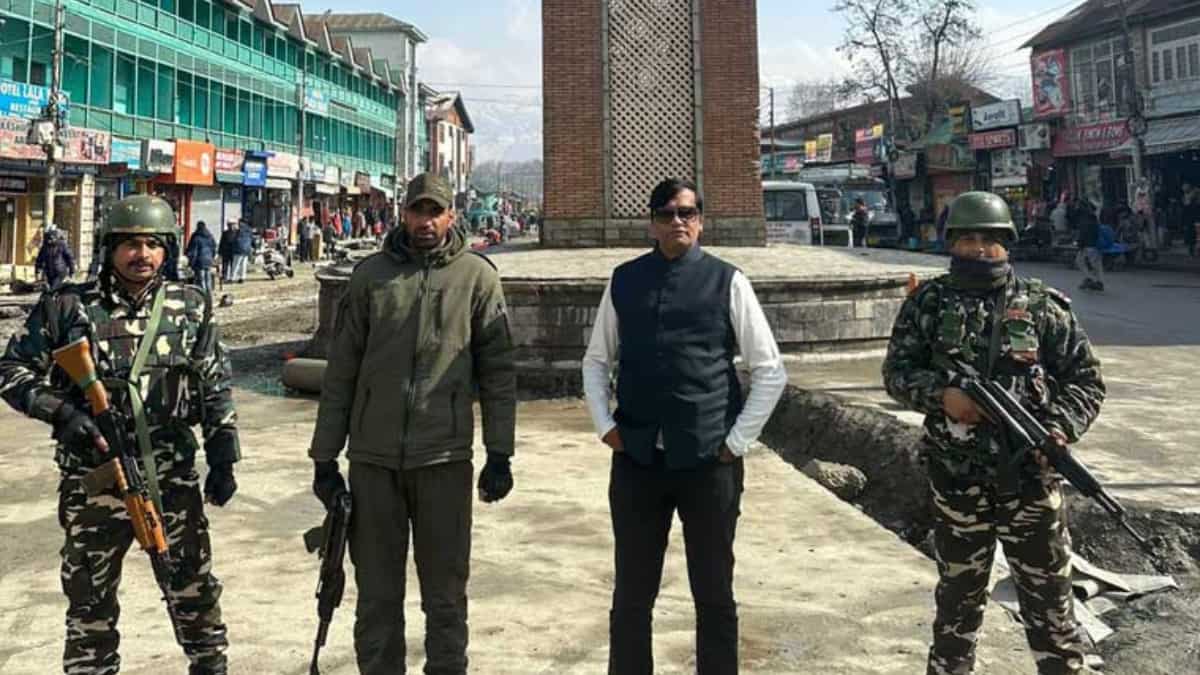 One man managed to trick several J&K officials into believing that he was a senior PMO official One man managed to trick several J&K officials into believing that he was a senior PMO official