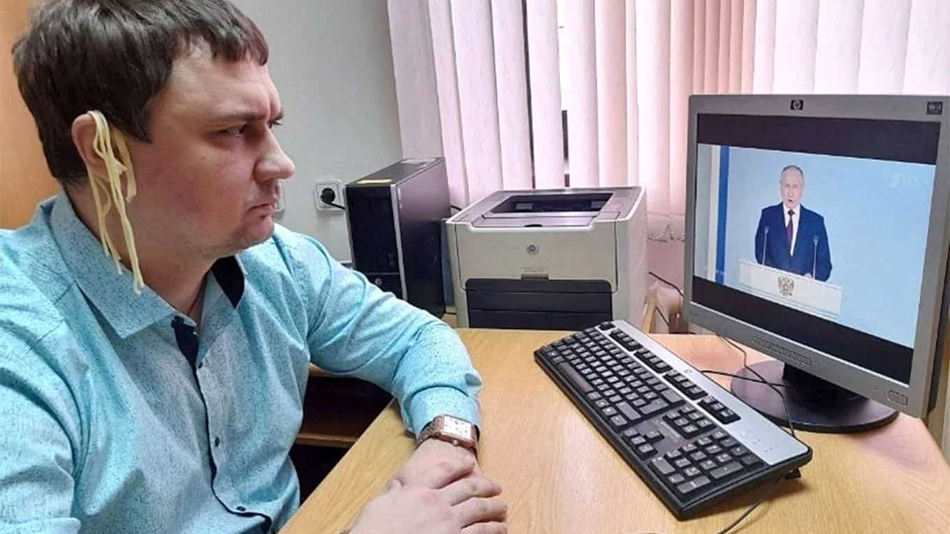 Russian politician fined over viral noodle picture mocking President Vladimir Putin Russian politician fined over viral noodle picture mocking President Vladimir Putin