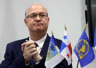 Latin finance ministers hold meeting in Panama amid banking crisis