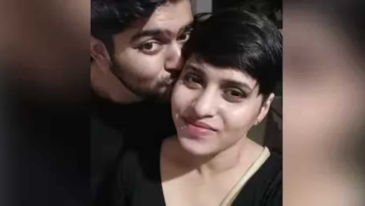 Delhi Murder: Shraddha Walkar's audio clip played in court, gut-wrenching accounts make father tremble Delhi Murder: Shraddha Walkar's audio clip played in court, gut-wrenching accounts make father tremble