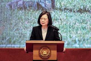 Taiwanese president arrives in New York, greeted by supporters and protesters alike