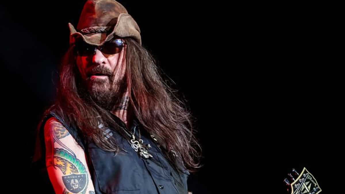 Wayne Swinny, guitarist of the band Saliva, dies after suffering brain haemorrhage