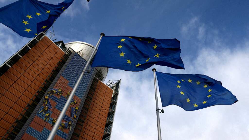 Germany and EU strike landmark deal on phasing out fossil fuel cars