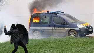 France: Protesters opposed to a reservoir clash with police