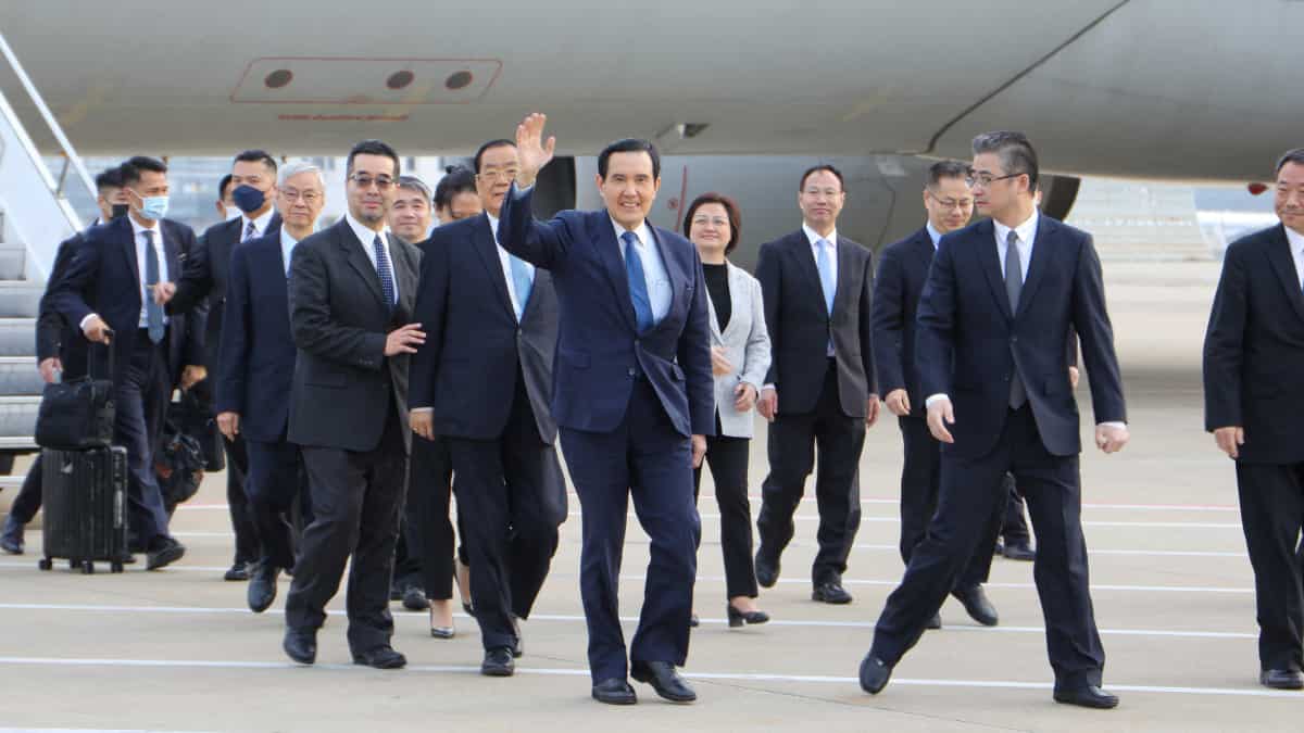 'We are all Chinese', says former Taiwan president while visiting China 'We are all Chinese', says former Taiwan president while visiting China