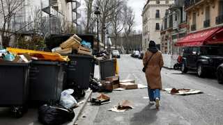 Garbage strike raises stink: Paris trash collectors to suspend work boycott this week