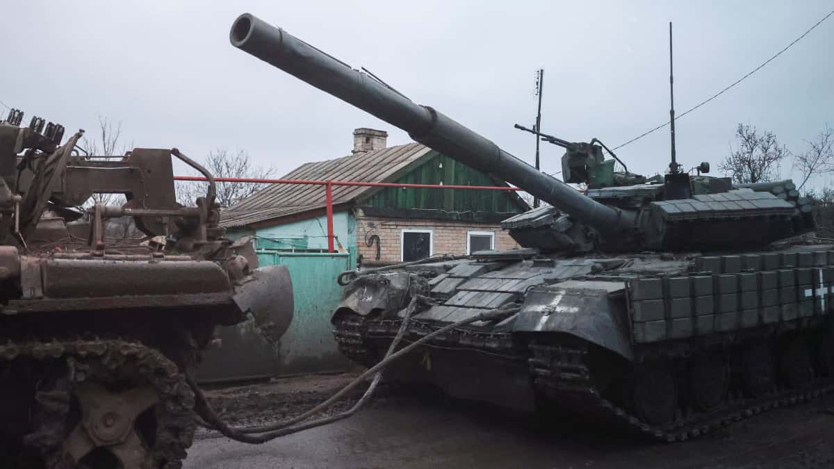 Ukraine admits Russian gains in Bakhmut as the battle intensifies Ukraine admits Russian gains in Bakhmut as the battle intensifies