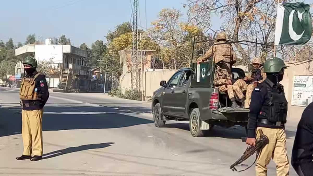 Terror attack kills 7 Pakistani soldiers in Khyber Pakhtunkhwa; six terrorists neutralised Terror attack kills 7 Pakistani soldiers in Khyber Pakhtunkhwa; six terrorists neutralised