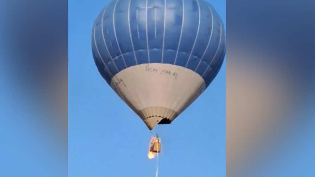 WATCH | Hot air balloon catches fire mid-air in Mexico; two dead, a child injured