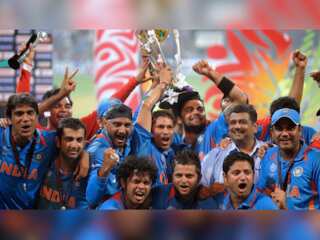 OTD in 2011, MS Dhoni's team India lifted the World Cup after 28 years - RELIVE THOSE MOMENTS!