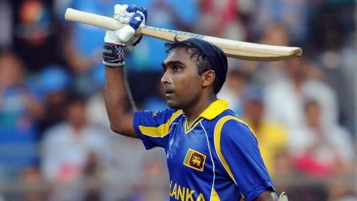 Veteran Jayawardene comes to the rescue