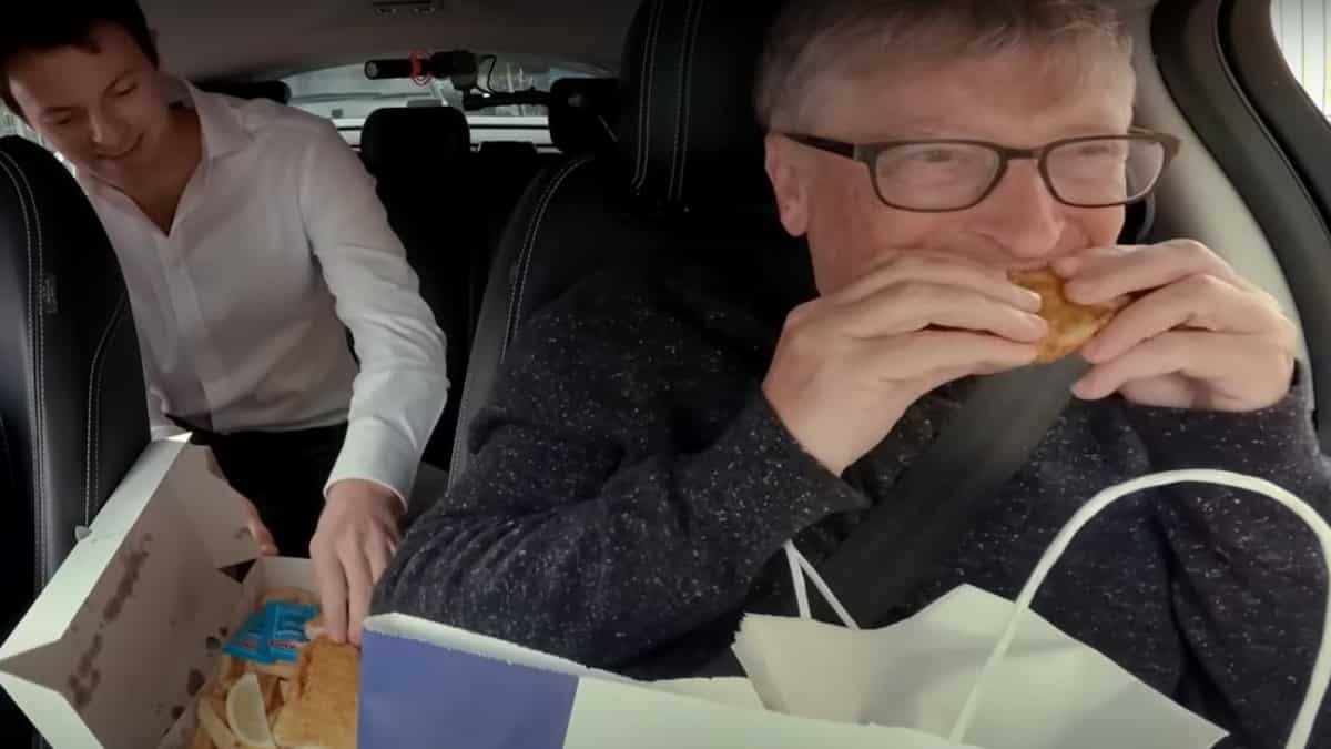 Watch: Bill Gates, on the hunt for fish & chips, rides around London in a driver-less car Watch: Bill Gates, on the hunt for fish & chips, rides around London in a driver-less car