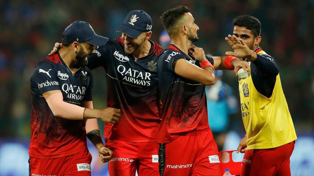 IPL 2023: RCB's Faf du Plessis takes a SCREAMER to dismiss MI's Hrithik Shokeen - WATCH