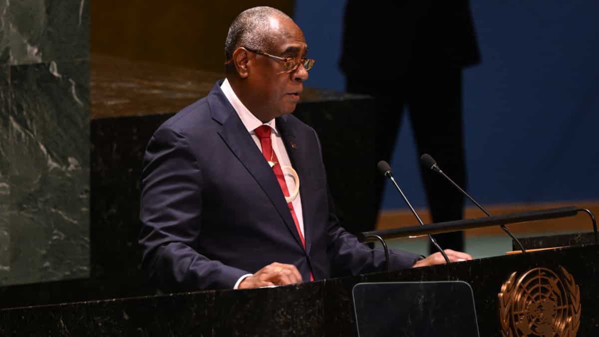Pacific storm: Vanuatu PM faces no-confidence motion Pacific storm: Vanuatu PM faces no-confidence motion