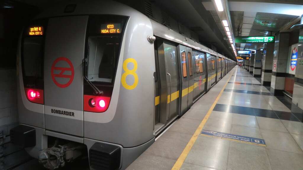 Passengers can carry two sealed liquor bottles in Delhi Metro: DMRC