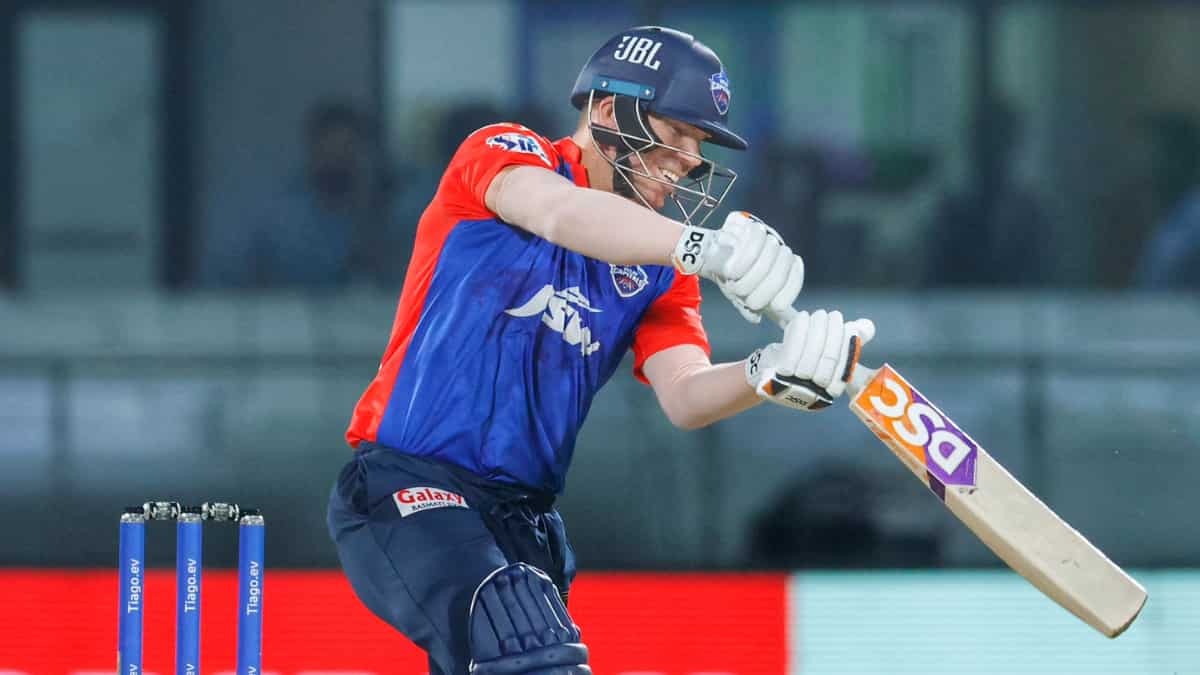 IPL 2023: UNBELIEVABLE! David Warner survives snorter from Shami in DC vs GT - WATCH IPL 2023: UNBELIEVABLE! David Warner survives snorter from Shami in DC vs GT - WATCH