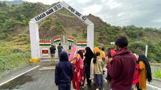Indian Army opens Kaman Post at LoC for tourists visiting Kashmir