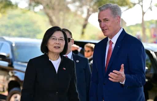US, Chinese aircraft carriers flex muscles near Taiwan coast after Tsai's meeting with US House speaker US, Chinese aircraft carriers flex muscles near Taiwan coast after Tsai's meeting with US House speaker