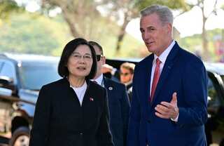 US, Chinese aircraft carriers flex muscles near Taiwan coast after Tsai's meeting with US House speaker
