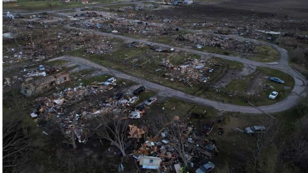 Mississippi's latest tornado leaves 5 dead, about 40 million likely affected