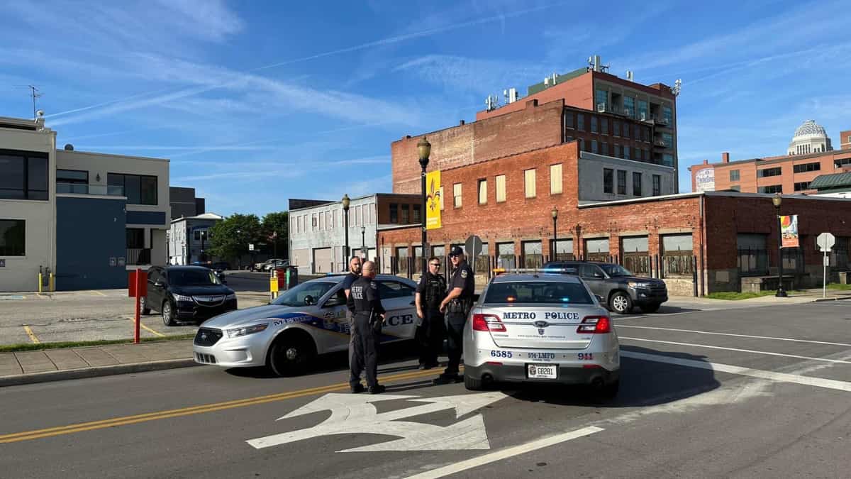 Four killed, eight hospitalised in Louisville shooting; shooter dead Four killed, eight hospitalised in Louisville shooting; shooter dead