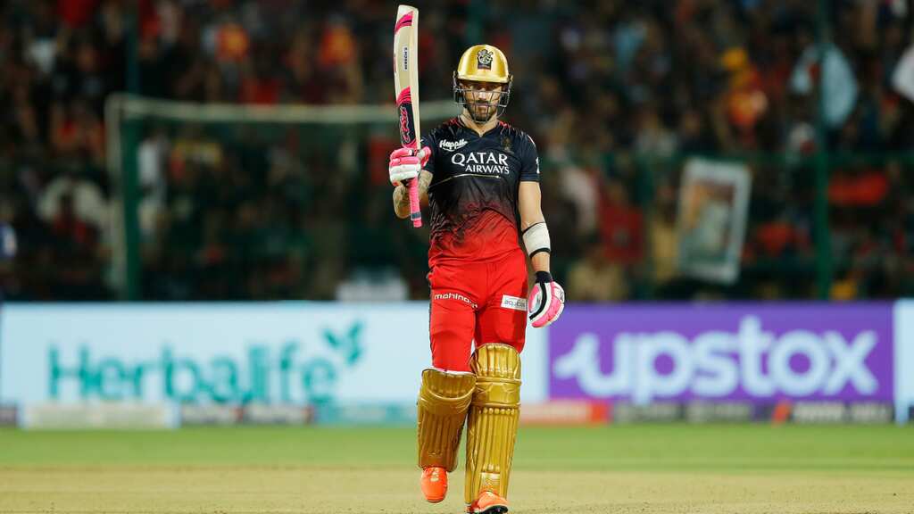 IPL 2023: RCB's Faf du Plessis hits 115-metre six off LSG's Ravi Bishnoi - WATCH