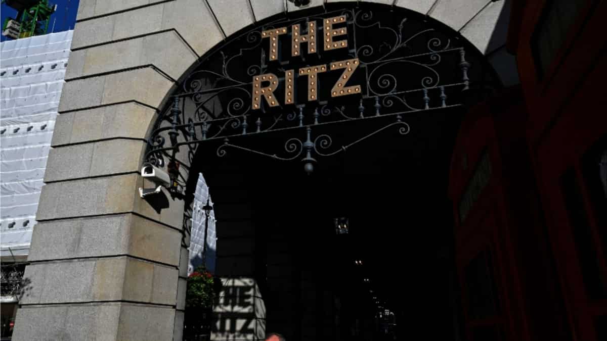 UK: African-British job seeker at The Ritz told ‘Afro’ hairstyle is not allowed UK: African-British job seeker at The Ritz told ‘Afro’ hairstyle is not allowed