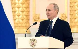 Putin receiving chemo for cancer, his people planning to oust him, say leaked US papers