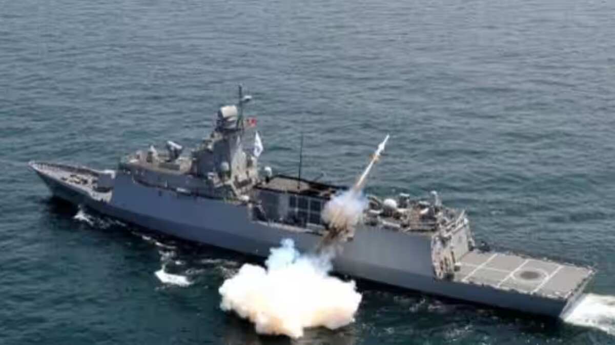 South Korea fires warning shots as North Korean patrol boat breaches maritime border South Korea fires warning shots as North Korean patrol boat breaches maritime border