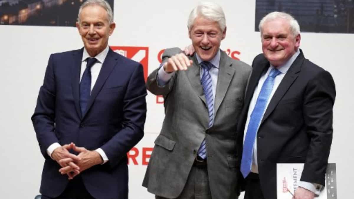 Northern Ireland peace brokers urge unionists to return to power-sharing