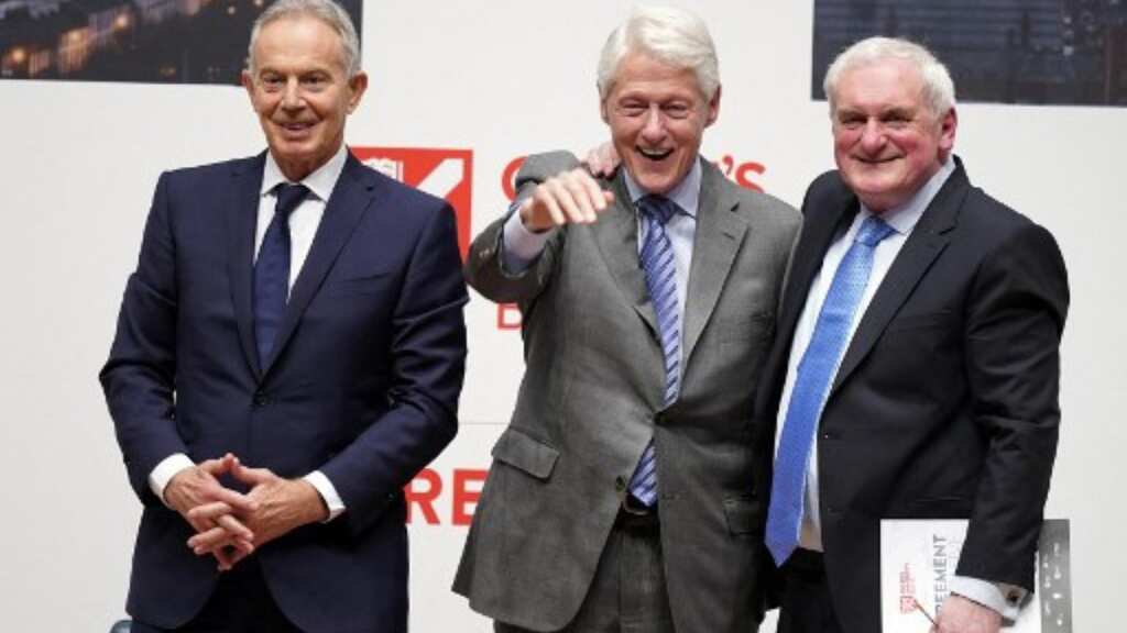 Northern Ireland peace brokers urge unionists to return to power-sharing