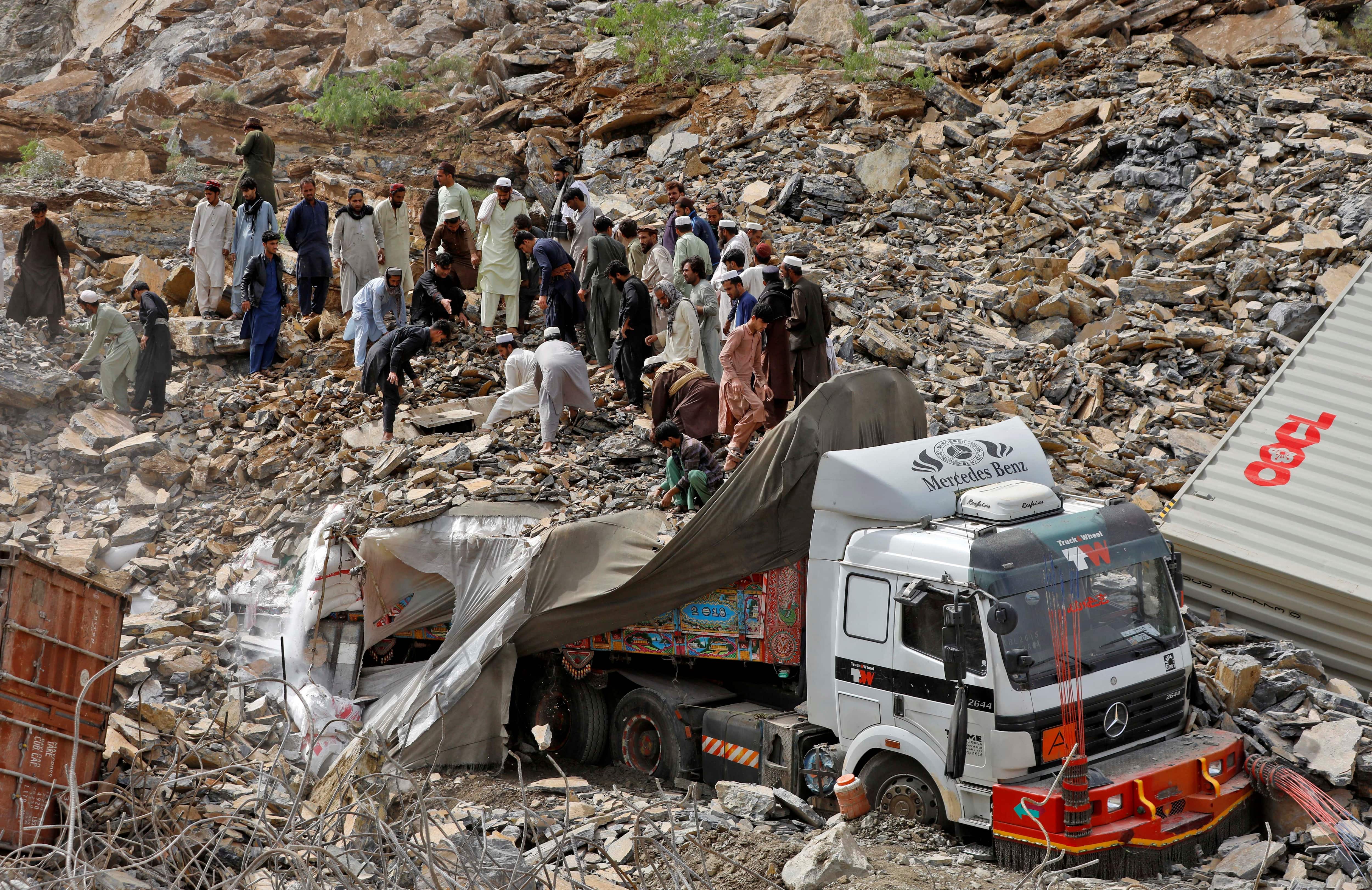 Pakistan: Three killed in landslide in Khyber Pass, over 20 trucks buried