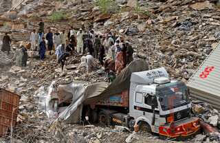Pakistan: Three killed in landslide in Khyber Pass, over 20 trucks buried