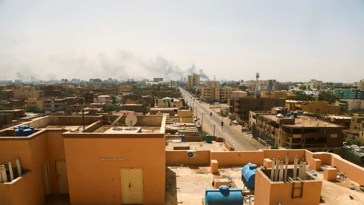Explosions and gunfire resound in Sudanese capital as situation worsens Explosions and gunfire resound in Sudanese capital as situation worsens