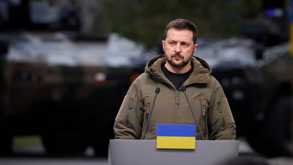 'West encouraged Ukraine to give up nuclear arms': Zelensky's adviser blames US for surrendering advantage 'West encouraged Ukraine to give up nuclear arms': Zelensky's adviser blames US for surrendering advantage
