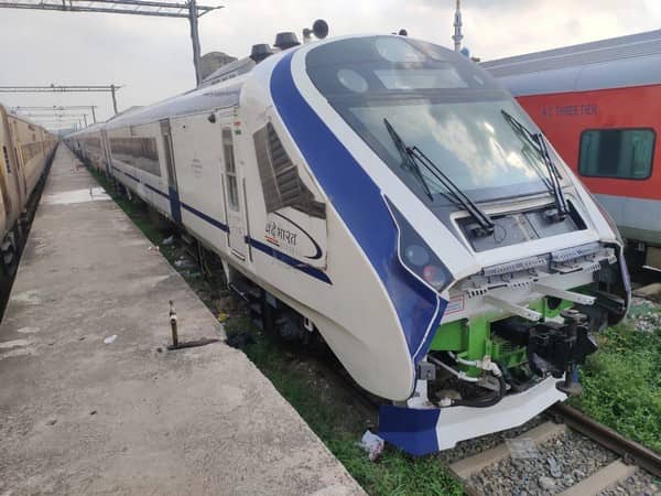 India: Calf struck by Vande Bharat train lands on man urinating on tracks, both die India: Calf struck by Vande Bharat train lands on man urinating on tracks, both die