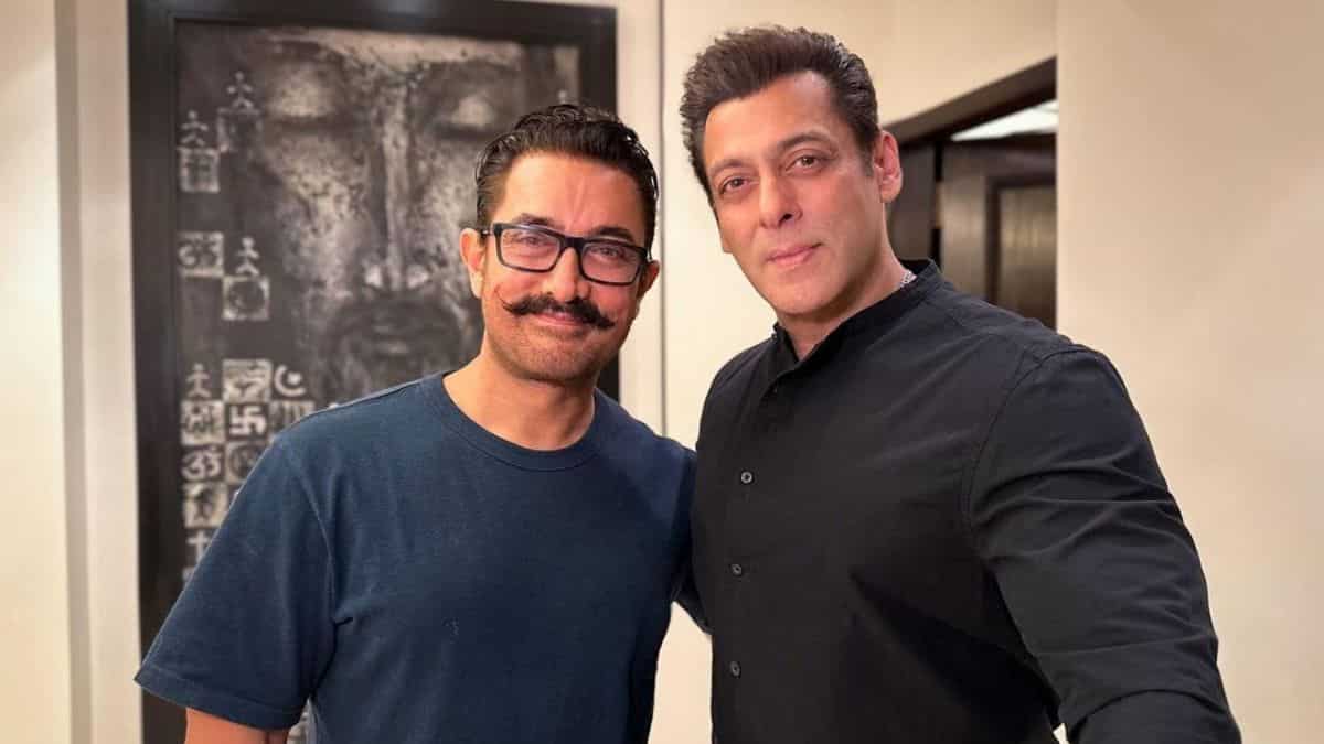 Salman Khan, Aamir Khan are celebrating Eid together; see viral pic Salman Khan, Aamir Khan are celebrating Eid together; see viral pic