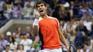 Barcelona Open: Carlos Alcaraz eases past Dan Evans to set up Stefanos Tsitsipas final