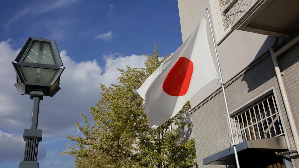 Japan puts military on alert fearing North Korean missile