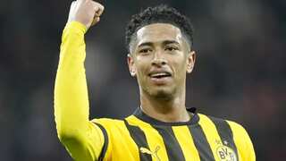 Bundesliga: Borussia Dortmund beat Frankfurt to go top after Bayern Munich 'knockout' in Mainz