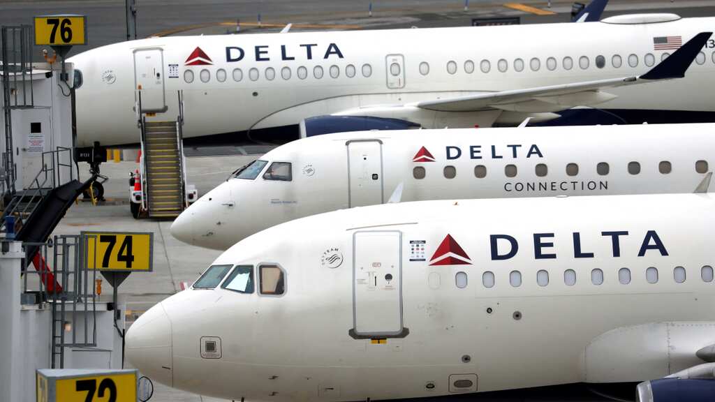 Drunk passenger accused of forcibly kissing Delta's male flight attendant